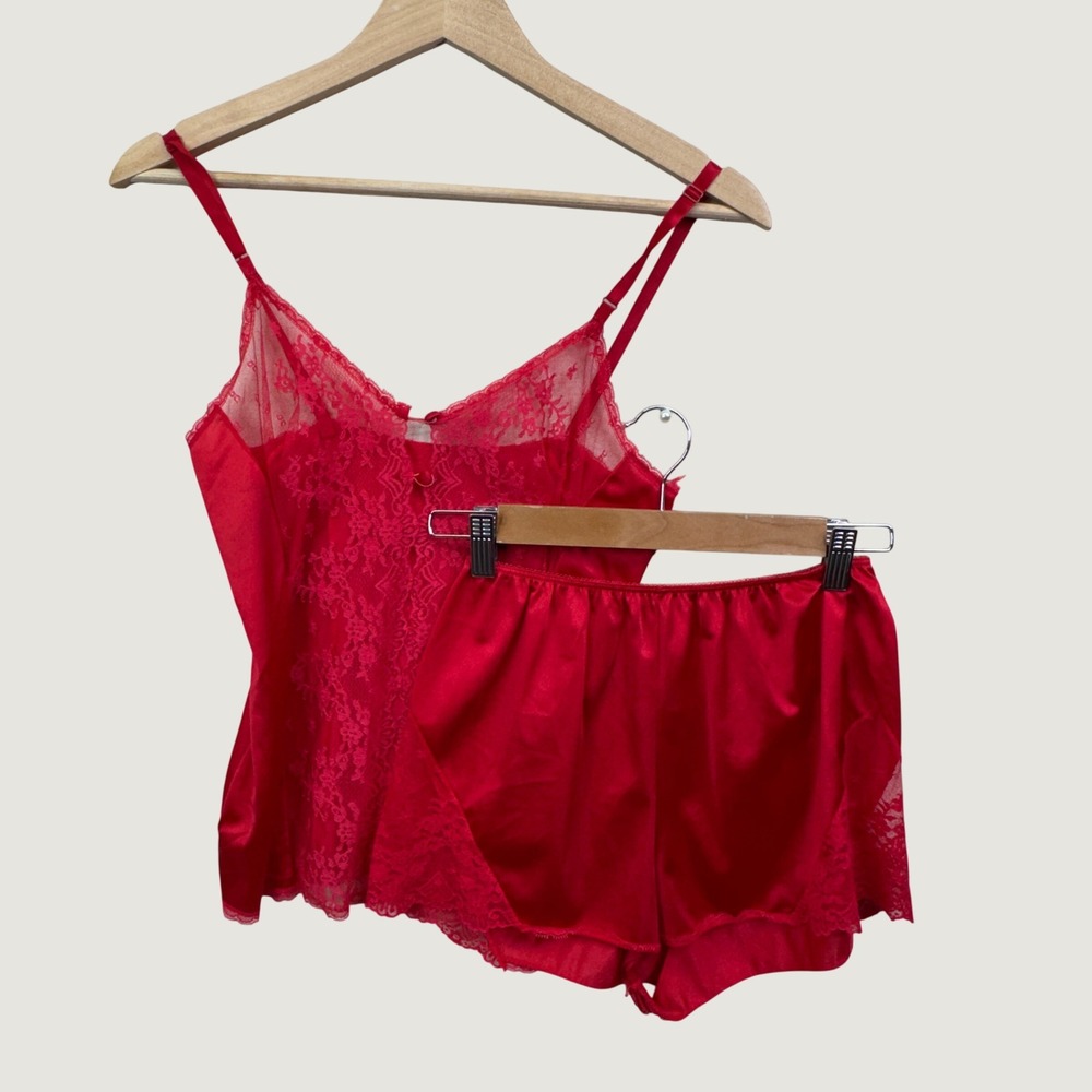 Vanity Fair 32 S Red Lace Trim Camisole and Tap Shorts Set Lingerie Red Coquette